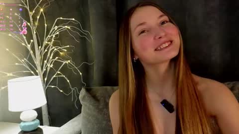 Snapshot of _green_green_ chatting on 10, 2, 2025 Milly online show from 10, 2, 2025