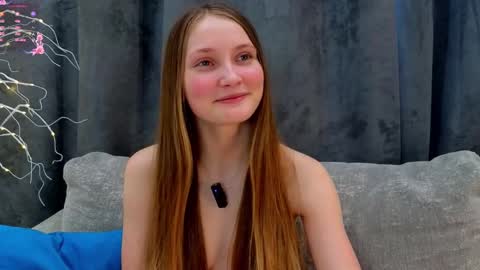 Snapshot of _green_green_ chatting on 21, 2, 2025 Milly online show from 21, 2, 2025