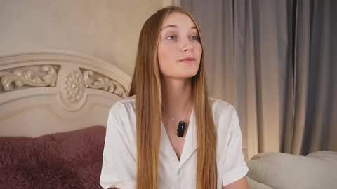 Snapshot of _green_green_ chatting on 12, 9, 2025 Milly online show from 12, 9, 2025