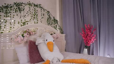 Snapshot of _green_green_ chatting on 25, 9, 2025 Milly online show from 25, 9, 2025