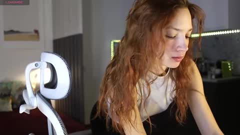 Snapshot of _guesswhat_ chatting on 22, 10, 2025 Katarina online show from 22, 10, 2025