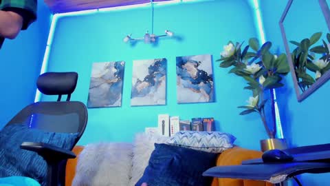 Mathews online show from 28, 1, 2025