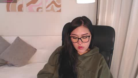 Snapshot of _heybee chatting on 16, 2, 2026 Bee. online show from 16, 2, 2026