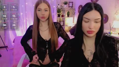 Jess blond and Leila brunette online show from 13, 2, 2026