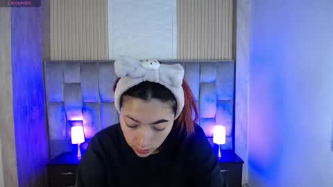 Snapshot of _johana18 chatting on 3, 11, 2025 Mia online show from 3, 11, 2025