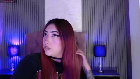 Snapshot of _johana18 chatting on 12, 11, 2025 Mia online show from 12, 11, 2025