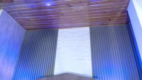 Snapshot of _johana18 chatting on 13, 12, 2025 Mia online show from 13, 12, 2025