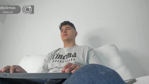 Snapshot of _juanes__ chatting on 2, 12, 2024 _juanes__ online show from 2, 12, 2024