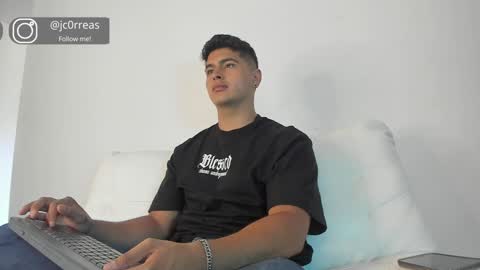 Snapshot of _juanes__ chatting on 4, 12, 2024 _juanes__ online show from 4, 12, 2024