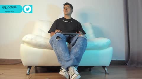 Snapshot of _juanes__ chatting on 1, 1, 2025 _juanes__ online show from 1, 1, 2025