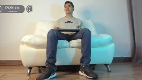 Snapshot of _juanes__ chatting on 2, 1, 2025 _juanes__ online show from 2, 1, 2025