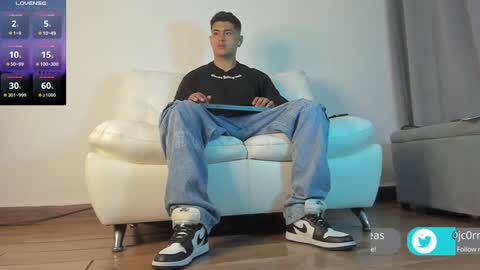 Snapshot of _juanes__ chatting on 28, 1, 2025 _juanes__ online show from 28, 1, 2025