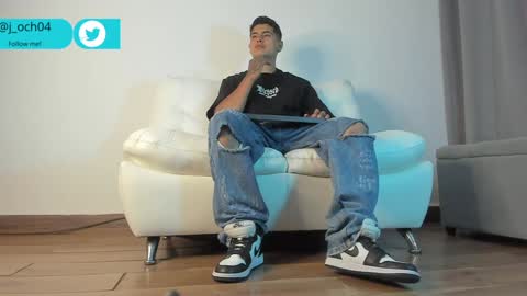 Snapshot of _juanes__ chatting on 3, 2, 2025 _juanes__ online show from 3, 2, 2025