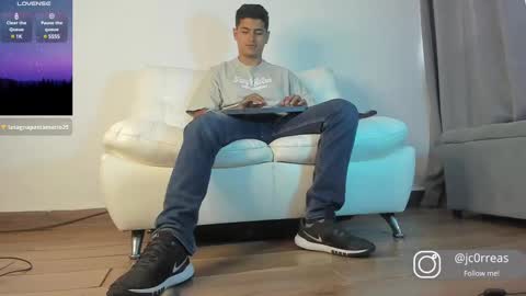 Snapshot of _juanes__ chatting on 17, 2, 2025 _juanes__ online show from 17, 2, 2025