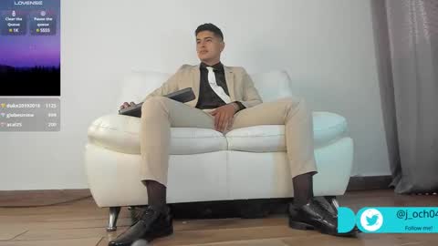 Snapshot of _juanes__ chatting on 4, 3, 2025 _juanes__ online show from 4, 3, 2025