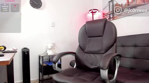 Snapshot of _juanes__ chatting on 16, 10, 2025 _juanes__ online show from 16, 10, 2025