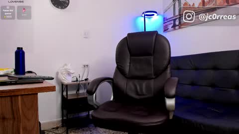 Snapshot of _juanes__ chatting on 22, 10, 2025 _juanes__ online show from 22, 10, 2025