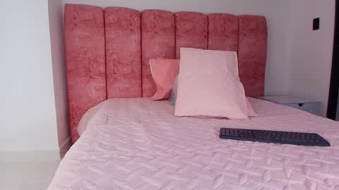 Snapshot of _kendall_07 chatting on 5, 11, 2025 Kendall online show from 5, 11, 2025