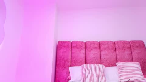 Snapshot of _kendall_07 chatting on 10, 11, 2025 Kendall online show from 10, 11, 2025