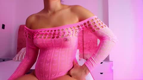 Snapshot of _kendall_07 chatting on 2, 12, 2025 Kendall online show from 2, 12, 2025