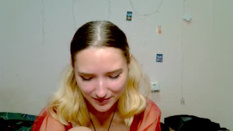 _kikiclark_ online show from 26, 9, 2025