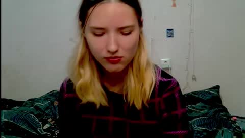 _kikiclark_ online show from 5, 10, 2025