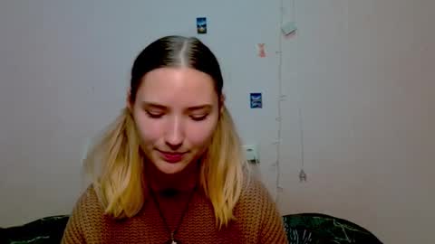 _kikiclark_ online show from 8, 10, 2025