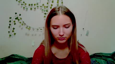 _kikiclark_ online show from 20, 11, 2025