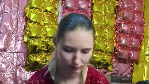 _kikiclark_ online show from 14, 3, 2026