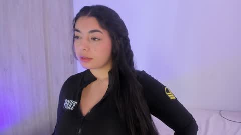 _kimtorres_1 online show from 10, 5, 2026