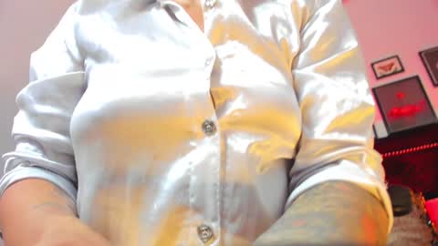 Kiraaaa 0 online show from 18, 1, 2025