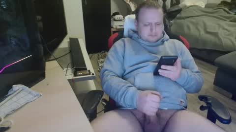 Snapshot of _kitsu_ chatting on 17, 12, 2025 _kitsu_ online show from 17, 12, 2025