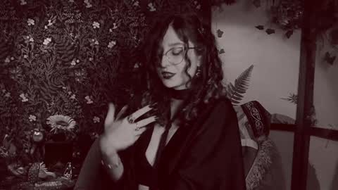 Lady Luna online show from 27, 12, 2024