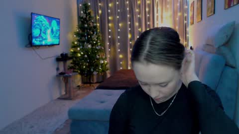 _lalune_ online show from 9, 12, 2024