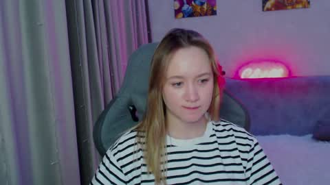 _lalune_ online show from 16, 1, 2025