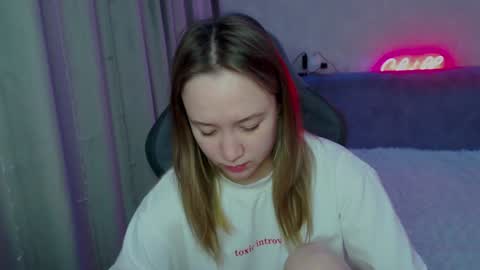 _lalune_ online show from 19, 1, 2025