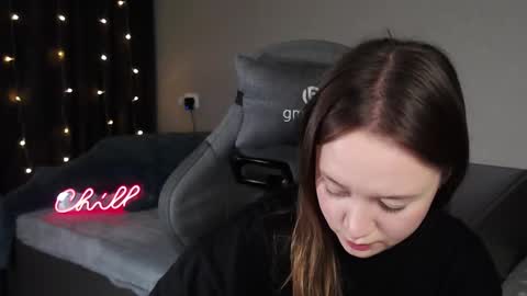 _lalune_ online show from 14, 12, 2025