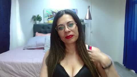 paulina  online show from 8, 1, 2025