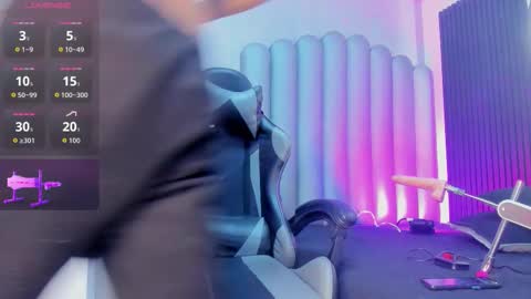 Snapshot of _leohot_ chatting on 30, 10, 2025 _leohot_ online show from 30, 10, 2025