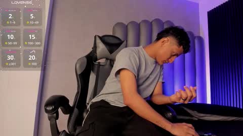 Snapshot of _leohot_ chatting on 5, 11, 2025 _leohot_ online show from 5, 11, 2025