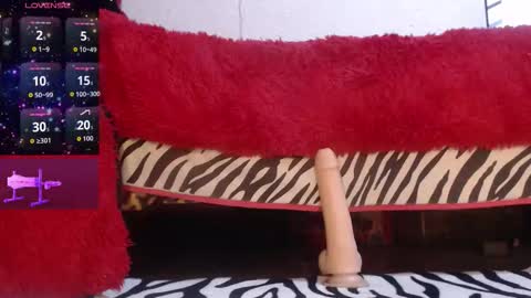 Snapshot of _leyla_james_ chatting on 23, 10, 2025 leyla online show from 23, 10, 2025