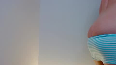 Snapshot of _little_misss chatting on 30, 11, 2025 Mila online show from 30, 11, 2025