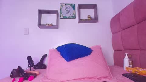 Snapshot of _lorrayne_ chatting on 27, 2, 2025 Lorrayne online show from 27, 2, 2025