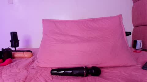 Snapshot of _lorrayne_ chatting on 28, 2, 2025 Lorrayne online show from 28, 2, 2025