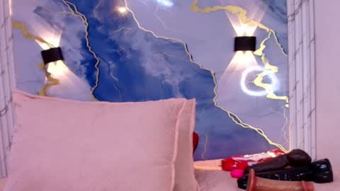 Snapshot of _lorrayne_ chatting on 8, 10, 2025 Lorrayne online show from 8, 10, 2025