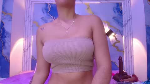 Snapshot of _lorrayne_ chatting on 21, 11, 2025 Lorrayne online show from 21, 11, 2025