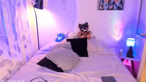 Snapshot of _louane_bour chatting on 25, 2, 2026 Laura Independent Model online show from 25, 2, 2026