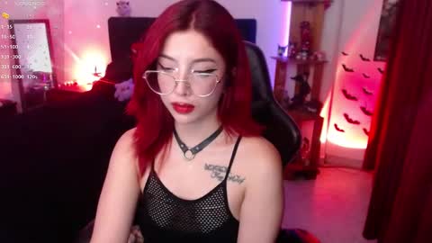 Queen.  Help me reach 100 thumbs up  online show from 13, 9, 2025