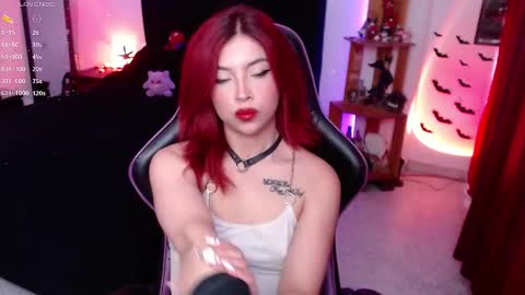 Queen.  Help me reach 100 thumbs up  online show from 18, 9, 2025