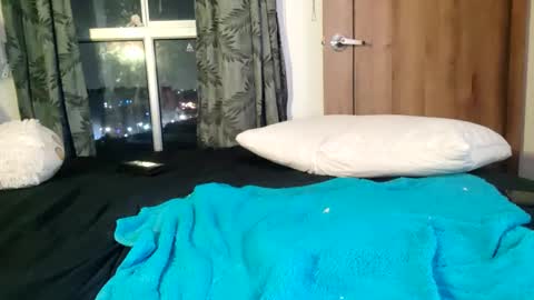 _lunaa__ online show from 31, 12, 2024